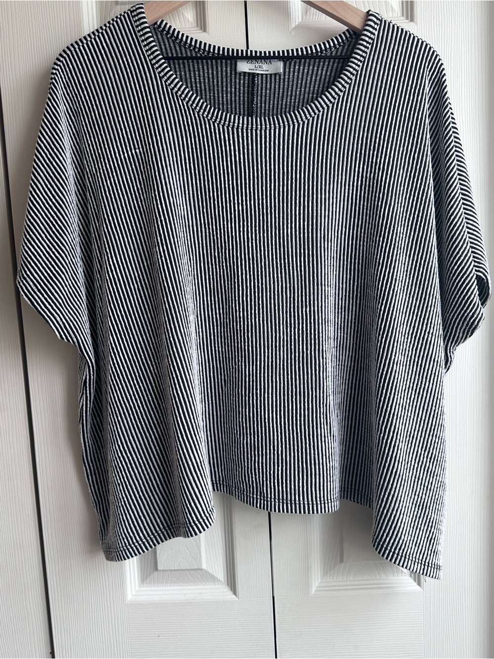 Zenana Outfitters Black & White Striped Short-Sleeve Scoop Neck Top